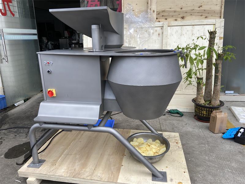 土豆切波紋薯片機(jī)與芋頭切片機(jī)是同一臺(tái)，可以一機(jī)多用的高產(chǎn)設(shè)備